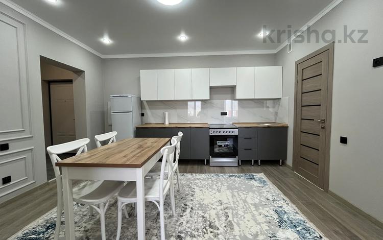 3-комнатная квартира, 60 м², 9/10 этаж помесячно, Райымбек 283 за 230 000 〒 в Алматы, Медеуский р-н — фото 2