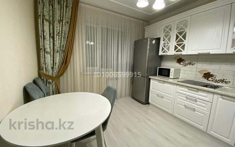 2-комнатная квартира · 56 м² · 2/5 этаж, Республики — Заправка Аскар. коктем за 27 млн ₸ в Косшы — фото 10