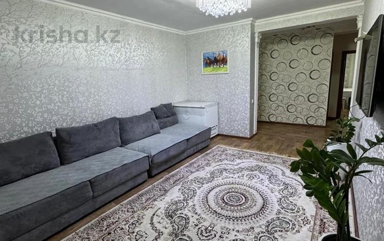 3-комнатная квартира · 80 м² · 3/9 этаж, Момышулы 2/10