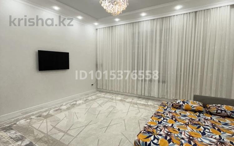 1-бөлмелі пәтер · 56 м² · 7/8 қабат, 32А ш/а. 4 — Жк Aqbosaga, бағасы: 10 000 ₸ в Актау, 32А мкр — фото 2