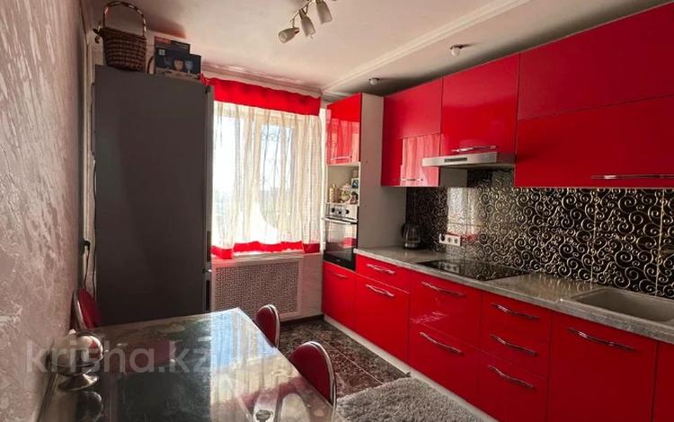 4-комнатная квартира · 74.7 м² · 10/10 этаж, проспект Шакарима 14 за 35 млн ₸ в Семее — фото 6