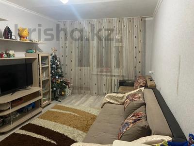 1-комнатная квартира, 33 м², 3/6 этаж, Камзина — Батыр молл за 13.8 млн 〒 в Павлодаре