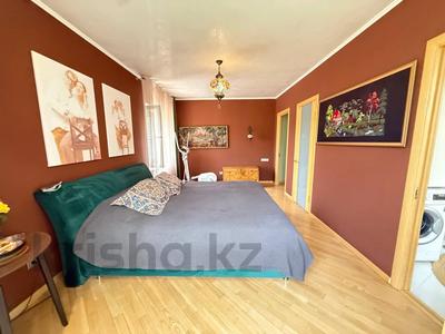 2-комнатная квартира · 77 м² · 4/5 этаж, Чайкиной за 78 млн ₸ в Алматы, Медеуский р-н