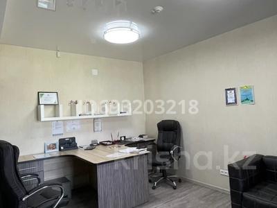 Кеңселер • 76 м², бағасы: 250 000 〒 в Усть-Каменогорске, Ульбинский