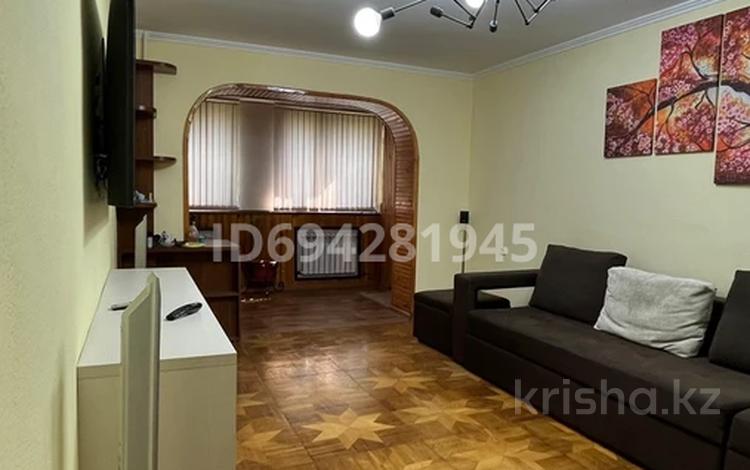 4-комнатная квартира, 75 м², 2/5 этаж, Бекет батыра 30