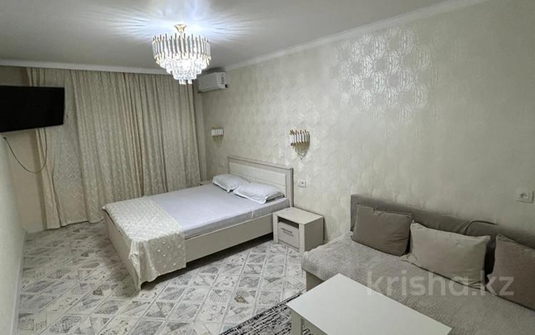 1-комнатная квартира · 45 м² · 2/5 этаж, Мкр Шугыла 32 — Шукирова, Бухарбай батыр за 15 000 ₸ в  — фото 2