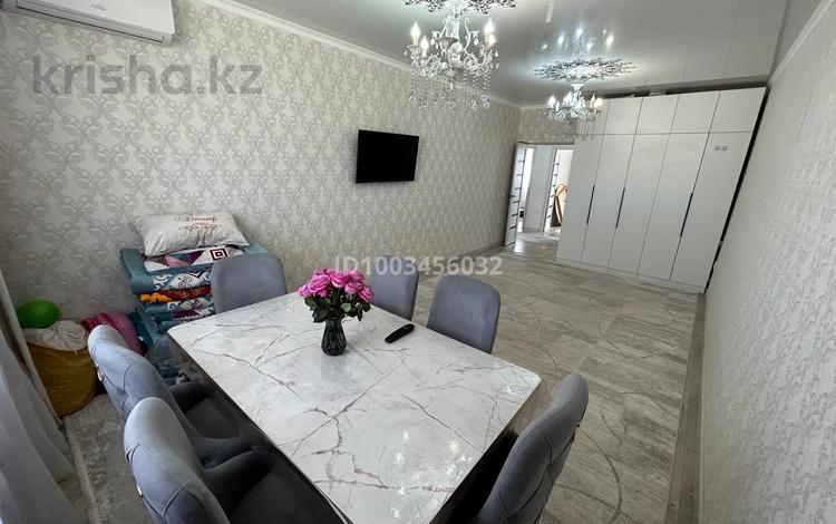 2-комнатная квартира · 65.1 м² · 6/6 этаж, 32В мкр 12 за 16.5 млн ₸ в Актау — фото 2