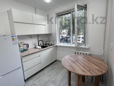 2-бөлмелі пәтер · 45 м² · 1/5 қабат, Абая, бағасы: 160 000 ₸ в Уральске, мкр Школьник