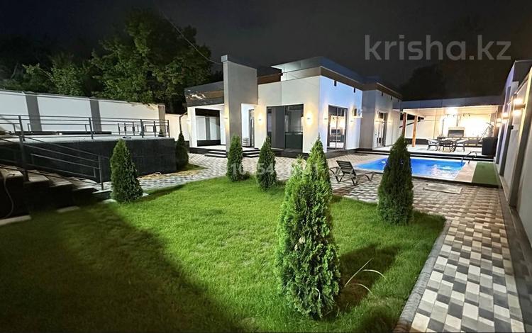 Дом · 4 комнаты · 220 м², мкр Юбилейный, Керей-Жанибек хандар улица 9 за 150 000 ₸ в Алматы, Медеуский р-н — фото 2