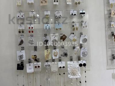 По продаже люксовой бижутерий · 45 м² за 2 млн 〒 в Таразе