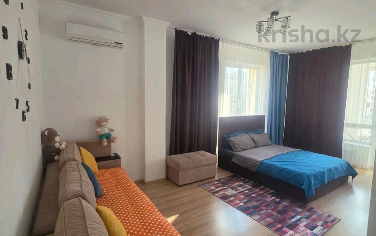 2-комнатная квартира · 70 м² · 3/9 этаж, Кабанбай батыра 60 за 20 000 ₸ в Астане, Есильский р-н — фото 2