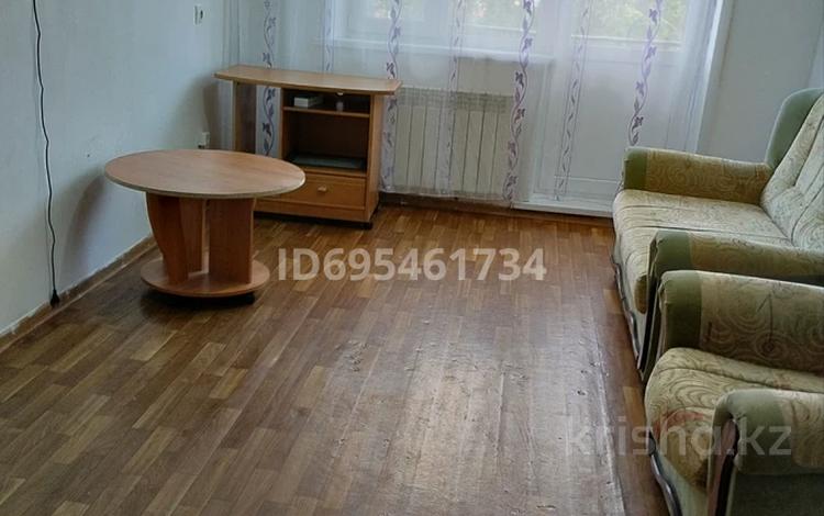 3-комнатная квартира, 59 м², 4/5 этаж, Абая 8