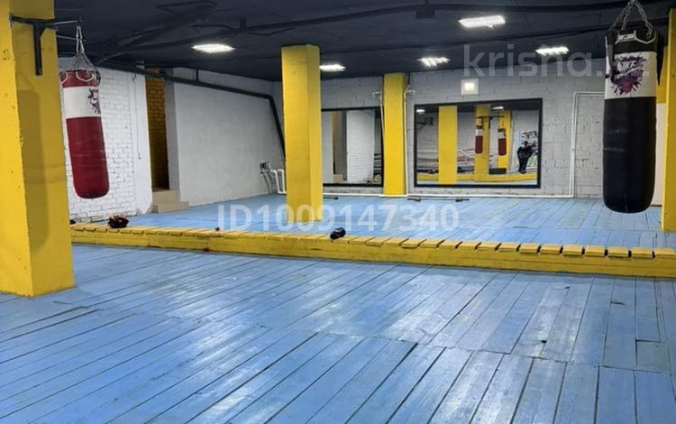Фитнес и спорт, образование · 300 м² за 200 000 ₸ в Актобе, мкр. Курмыш — фото 2