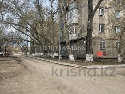 2-комнатная квартира · 45 м² · 4/5 этаж, Майкудук, 13й микрорайон 21 — Где садик за 9.1 млн ₸ в Караганде, Алихана Бокейханова р-н