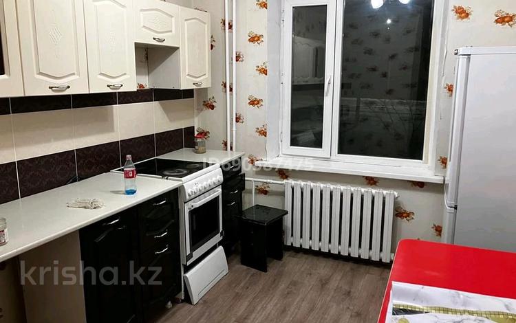 2-комнатная квартира, 54 м², 1/10 этаж помесячно, Майкудук, Майкудук, мкр Голубые пруды 5 — ТД Сырдария