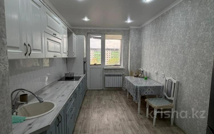 3-бөлмелі пәтер · 84 м² · 5/18 қабат, Сырыма Датова 32/2к1, бағасы: 35 млн ₸ в Уральске — фото 2