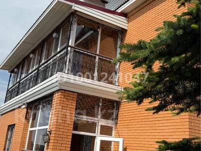 Дом · 4 комнаты · 230 м², Табигат 71 за 130 000 ₸ в Бурабае