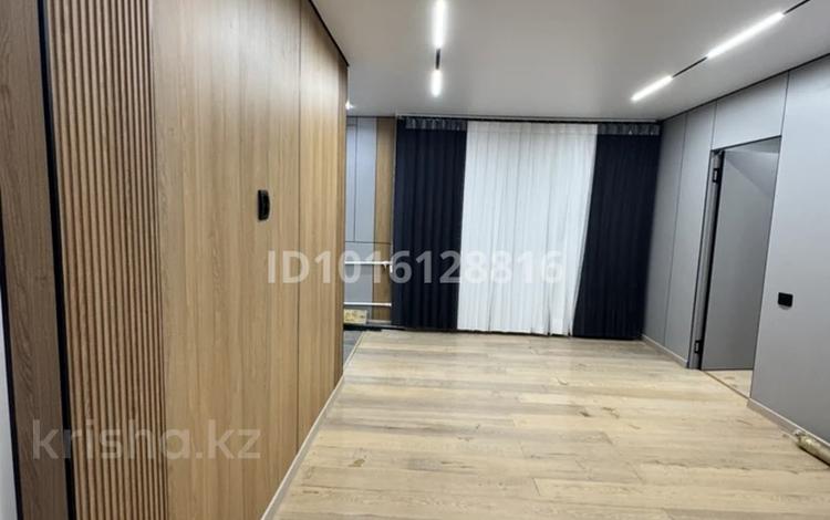 2-бөлмелі пәтер · 43 м² · 1/5 қабат, Гарышкерлер 23, бағасы: 16 млн ₸ в Жезказгане — фото 2