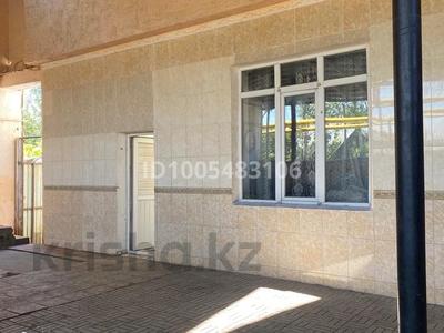 Отдельный дом · 4 комнаты · 200 м² · 4 сот., мкр Дархан, Мкр Дархан Ахметова 54/1 — Ахметова за 1 млн 〒 в Алматы, Алатауский р-н