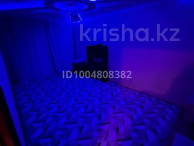 3-комнатная квартира · 72 м² · 4/9 этаж, Ларина 8/1 — Автопарк за 45 000 〒 в Уральске