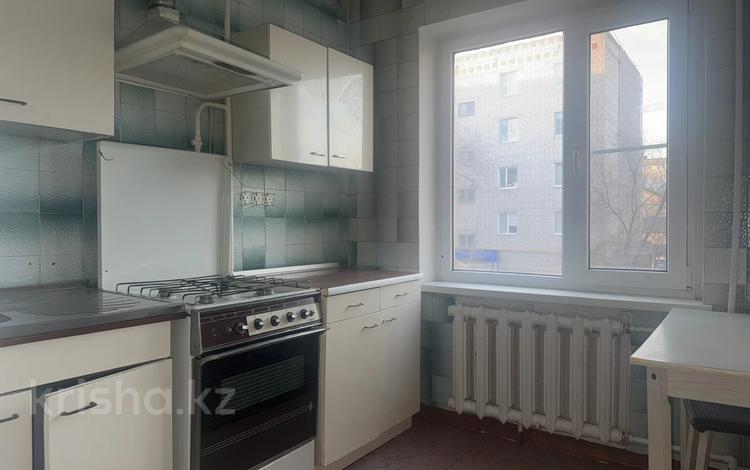 2-бөлмелі пәтер · 48 м² · 2/5 қабат, мкр 11 15, бағасы: 16.5 млн ₸ в Актобе — фото 2
