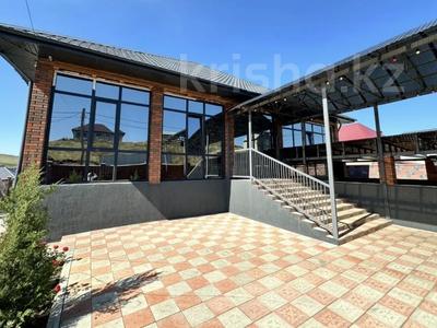 Отдельный дом · 5 комнат · 500 м² · 10 сот., Жерұыйқ за 200 млн ₸ в Усть-Каменогорске