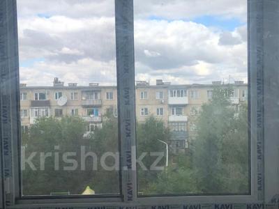 2-комнатная квартира · 42 м² · 5/5 этаж, Строителей 22 за 6.5 млн ₸ в Аксу
