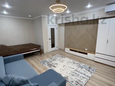 1-комнатная квартира · 40 м² · 2/5 этаж, мкр Самал-3, Достык 107/1 за 350 000 ₸ в Алматы, Медеуский р-н