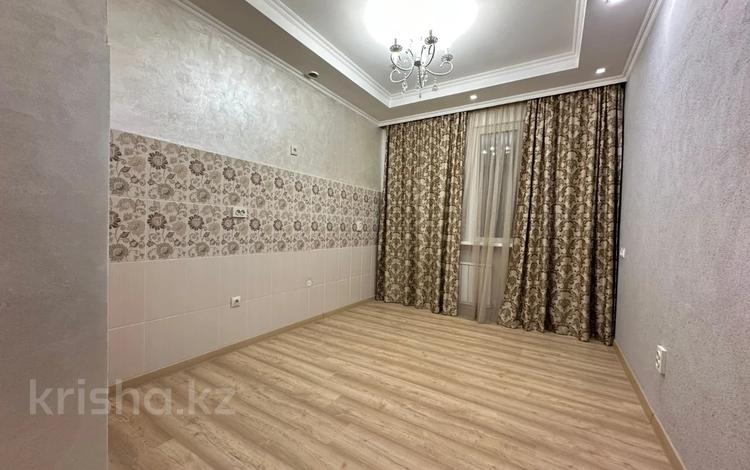 3-комнатная квартира, 80 м², 1/12 этаж, Сатпаева