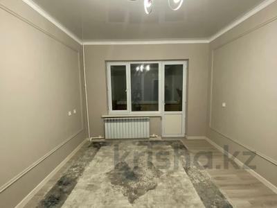 2-комнатная квартира, 53 м², 1/5 этаж, 10 микр 16 за 16.8 млн 〒 в Таразе