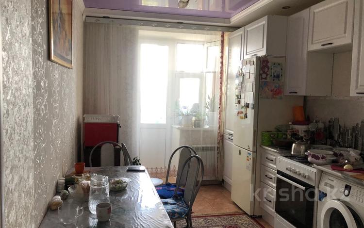 3-комнатная квартира · 73.4 м² · 3/8 этаж, Бокенбай батыр за 21.5 млн ₸ в Актобе, мкр Авиатор — фото 2