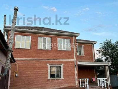 Отдельный дом · 8 комнат · 280 м² · 10 сот., Мукат Мусаева 6 — Токсанбаева за 57 млн 〒 в Атырау, мкр Мирас