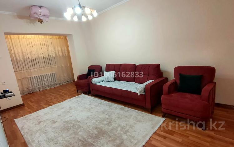 3-комнатная квартира · 63 м² · 3/5 этаж, Кабанбай батыр 10Б — Юбилейная за 24 млн 〒 в Шымкенте, Аль-Фарабийский р-н — фото 2