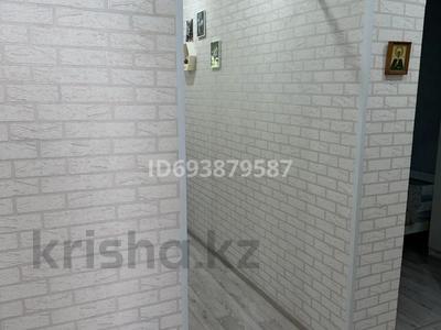 4-комнатная квартира · 78 м² · 3/5 этаж, 10 мкр 8 за 28.3 млн 〒 в Аксае