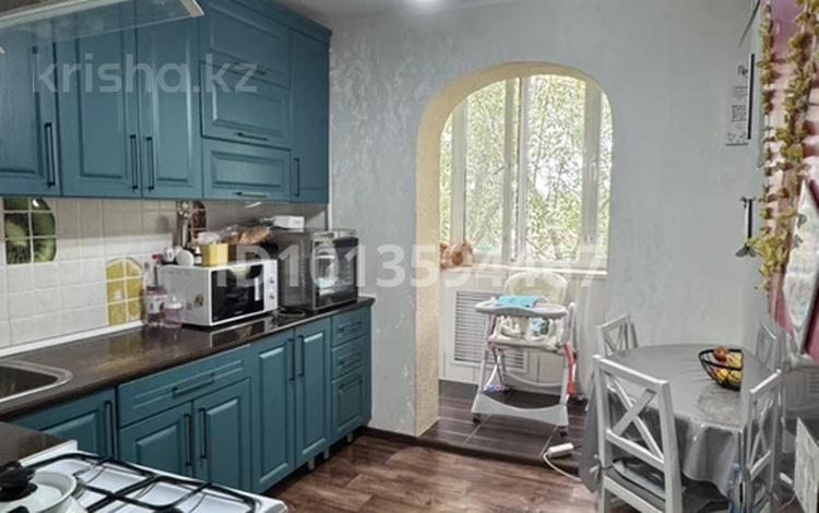 2-бөлмелі пәтер · 55 м² · 5/5 қабат, 4 микрорайон 8, бағасы: 9 млн ₸ в Алге — фото 2