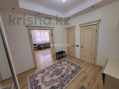 2-комнатная квартира, 77 м², 5/9 этаж, Валиханова 13-21 за 41 млн 〒 в Атырау