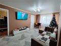 3-комнатная квартира · 45 м² · 1/3 этаж, Пришахтинск, Зелинского — Школа 18 за 9.5 млн ₸ в Караганде, Алихана Бокейханова р-н