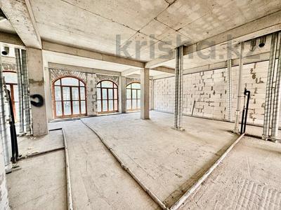 6-комнатная квартира · 217 м² · 2/3 этаж, Тайманова 222/6 за 236 млн ₸ в Алматы, Медеуский р-н