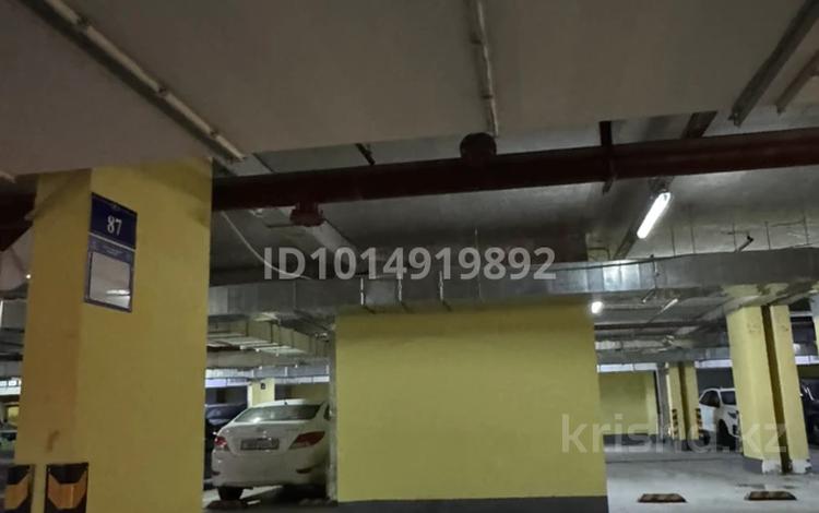 Паркинг · 15 м² · Керей и Жанибек хандар 12/1 — Сауран - Керей Жанибек хандар за 30 000 ₸ в Астане, Есильский р-н — фото 2