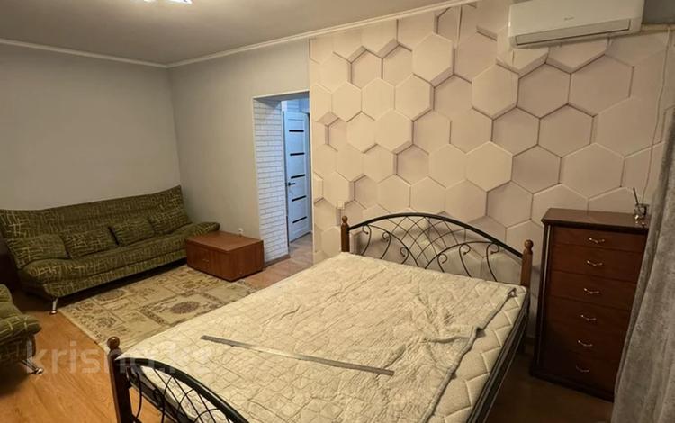 1-комнатная квартира · 37 м² · 3/5 этаж, ул. Наурызбай батыра 115 за 250 000 〒 в Алматы, Алмалинский р-н — фото 2