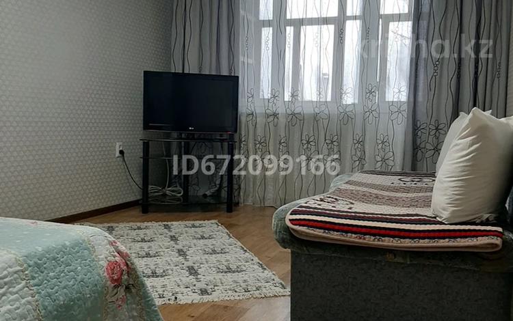 1-комнатная квартира · 40 м² · 4/5 этаж, 6й микрорайон 2 за 8 000 ₸ в Караганде, Казыбек би р-н — фото 7