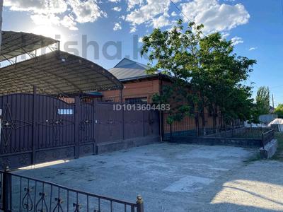 Отдельный дом · 6 комнат · 184.7 м² · 10 сот., Мырқы Исаева 67 — Дәстур магазині за 75 млн ₸ в 