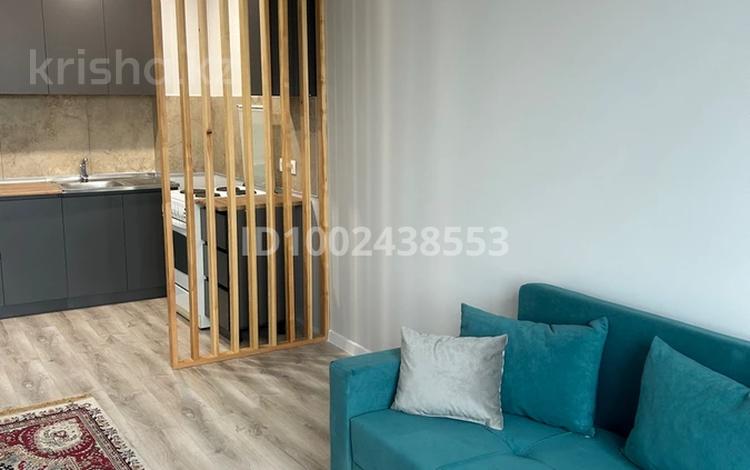 2-комнатная квартира · 43 м² · 1/8 этаж, мкр Кокжиек за 200 000 ₸ в Алматы, Жетысуский р-н — фото 2
