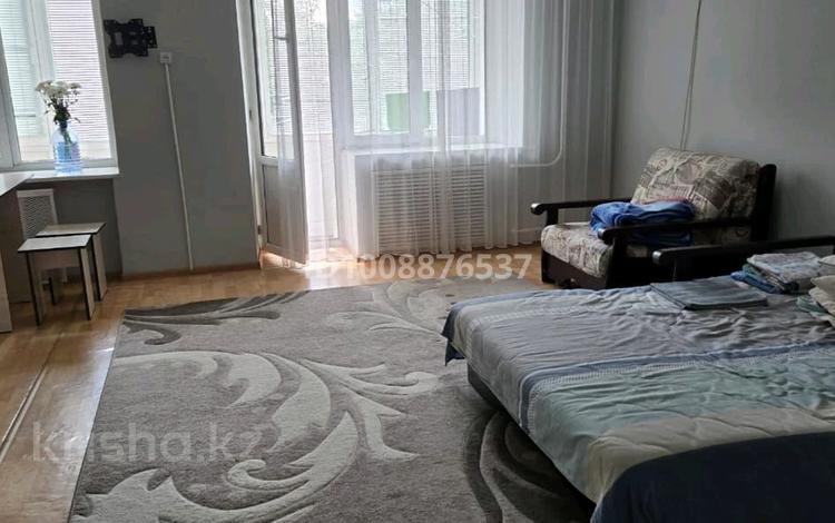 1-комнатная квартира · 37 м² · 3/12 этаж, Казахстан 72 за 12 000 ₸ в Усть-Каменогорске — фото 2