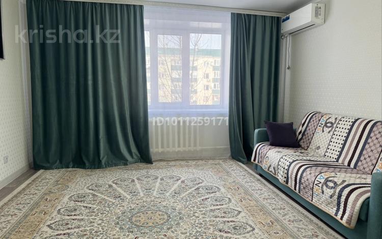 2-бөлмелі пәтер · 56 м² · 3/5 қабат, мкр Астана 3, бағасы: 25.5 млн ₸ в Уральске — фото 2