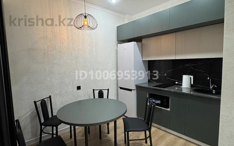 1-комнатная квартира · 50 м² · 10/14 этаж, мкр 11, Аз-Наурыз 144 — 11 микрорайон за 15 000 〒 в Актобе — фото 2