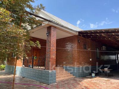 Продажа домов и дачи в Алматинской обл.: Отдельный дом · 6 комнат · 196 м² · 10 сот., Урушан Гаджиев 20А за 49.6 млн 〒 Отдельный дом · 6 комнат · 196 м² · 10 сот., Урушан Гаджиев 20А за 49.6 млн 〒 в Жамбыле