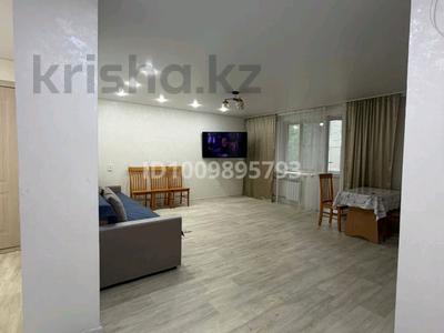 1-комнатная квартира · 30 м², Казахстан за 9 000 ₸ в Усть-Каменогорске, Ульбинский