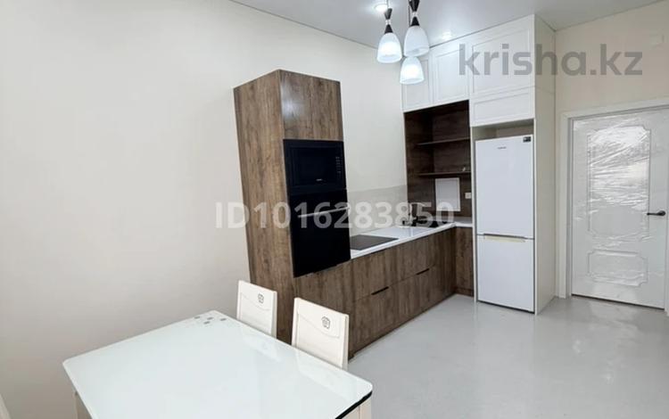 3-комнатная квартира · 100 м² · 7/14 этаж, 17-й мкр 7 за 450 000 ₸ в Актау — фото 2