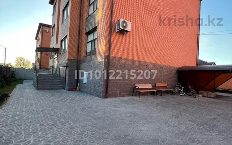 4-комнатная квартира · 95 м² · 2/3 этаж, Естая 92 за 70 млн ₸ в Павлодаре — фото 13